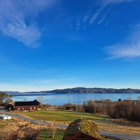 Stort Hus Med Havutsikt Og Kort Vei Til Sjo Og Fjell * Lensvik