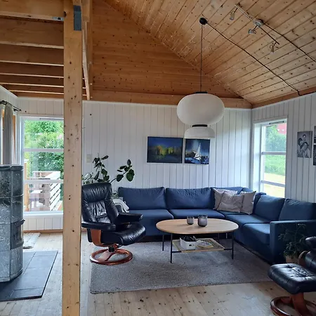 Semesterbostad Stort Hus Med Havutsikt Ved Fjord Og Fjell Med Bat *