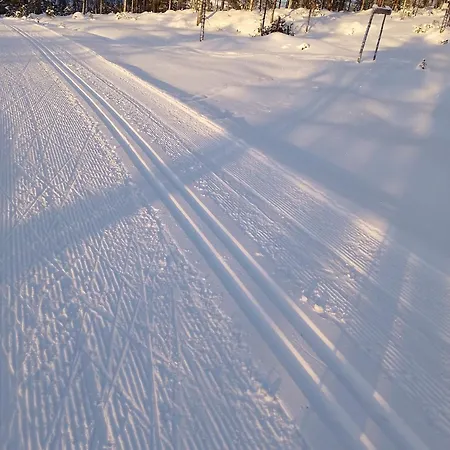 Stort Hus Med Havutsikt Ved Fjord Og Fjell Med Bat *