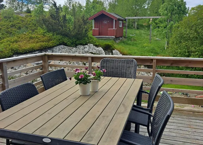 Stort Hus Med Havutsikt Ved Fjord Og Fjell Med Bat Semesterbostad *
