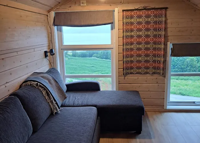 Stort Hus Med Havutsikt Ved Fjord Og Fjell Med Bat Semesterbostad Lensvik